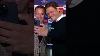 Edin Terzić gets a selfie with Alessandro Del Piero! 