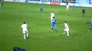 Сергей Давыдов атакует ворота ЦСКА
