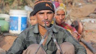 BLACKSMITHS • an Oxlaey SNAP from INDIA • Metal toolmakers