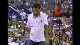 Pete Sampras shows anger, very unusual