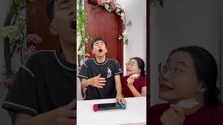LNS - Chọc bạn hắt xì rớt đôi mắt || Sneeze eyes drop #shorts