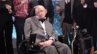 Stephen Hawking Baffled by Donald Trump's Popularity