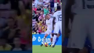 Ronaldinho Nutmeg + No Look Pass #footballshorts #ronaldinho #soccer #funny