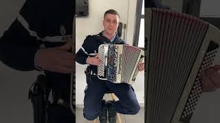 Nos gendarmes ont du talent ! 🪗#gendarmerie #gendarmerienationale #accordeon #shorts