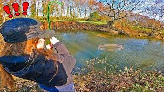 Elle pêche un gros poisson avec un petit bout de pain !!!