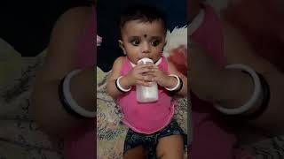 5 mahine ka baccha Apne Hath se Botal se dudh Pita hua#viral #trending #cutebaby