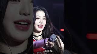 어둠 속 빛난 tiger eyes ⭐️ 아이브야… 고려대 응원가가 더 좋지?