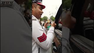 साइड मिरर पर बारिश की बूंदें क्यों चिपकती हैं? ये तरीका अपनाओ!