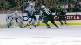 Cory Schneider makes Two Amazing Saves - Canucks at Stars - 11.06.09 - HD