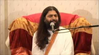 Rishi Nityapragya singing Narayan Hari Om - Los Angeles 2007