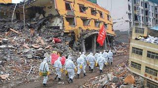 China in Panic: Violent Earthquake Collapses Many Houses, Roads Broken, People Run Away in Fear