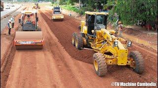 SDLG VS Komatsu GD655 motor grader spreading gravel, roller operator road foundation