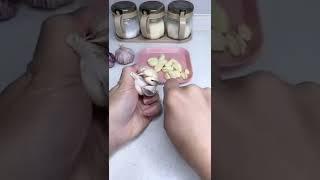 Как быстро почистить чеснок на засол