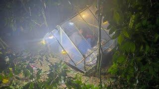 Camping hujan deras di hutan sumatera // tidur nyenyak dalam rumah tranparan dengan suara hujan