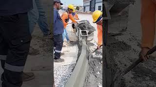 Epic concrete pout in Road construction Good tools and machinery can increase work efficiency