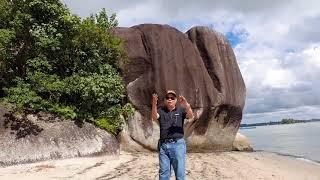 PANTAI BATU BEDINDING KECAMATAN BELINYU  KABUPATEN  BANGKA SANGAT INDAH MEMPESONA