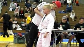 baby grad and jitsu tournament2010 032.AVI