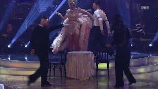 Dancing Stars 2020 - Show 4 - Michaela Kirchgasser & Vadim Garbuzov - Gruppentanz: Die goldenen 20er