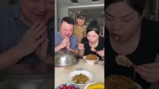 The selfish husband thought he had barbecue, but it turned out to be bitter melon