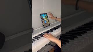 she played Subway Surfers while playing the soundtrack on piano ​ @aashnakunkolienkar on instagram