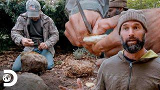 Joe e Matt fazem fogo com quartzo e cogumelo para a noite | Desafio em dose dupla | Discovery Brasil