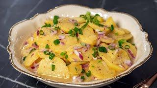 Salată vieneză de cartofi cu dressing cald (Erdäpfelsalat) garnitura pt. șnițel vienez Savori Urbane
