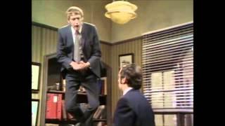 Monty Python's Flying Circus - Flying Lessons CZ subs