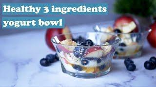 Start your day with this fruit & honey yogurt bowl | Healthy Breakfast Parfaits