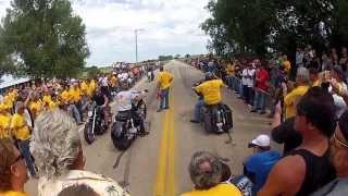 Wicked fast Supercharged 300HP Harley bagger vs. 600HP Boss Hoss street race