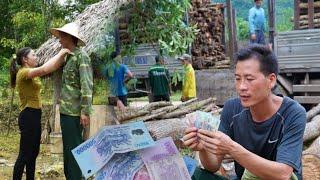 Vuong works hard to earn money - Mi Nhi goes to the market to buy vegetable seeds to plant.