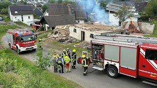 Feuerwehr beendet Altholzverbrennung