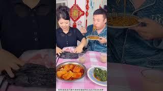 老登又开始自己挖坑自己跳了#东北欠登哥 #夫妻搞笑吃播 #搞笑吃播