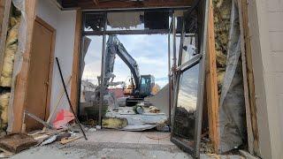 Restaurant Demolition Part.1