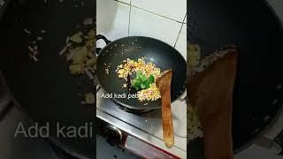 Aaj ke breakfast mei hei mera simple kanda poha I Breakfast Ideas #shorts #youtube #priyadasdiaries