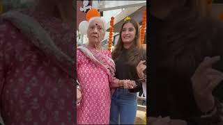 Rasa Thadani takes care of her grandmother in her old age #shortvideo