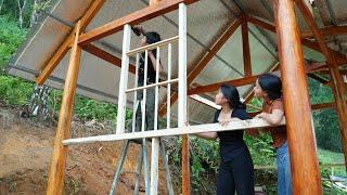 Complete the window frame: Pao and Sua's ducks suddenly disappeared