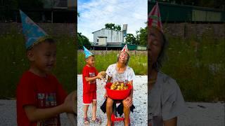 Sinh nhật bất ngờ từ Twins Gone Totally Wrong! với những chú chó con và vịt 