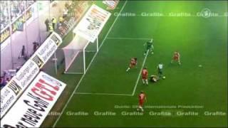 Grafite goal vs Bayern Munich (w/ English commentary)