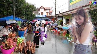 Northwest Lao Cai Market - All rare forest products