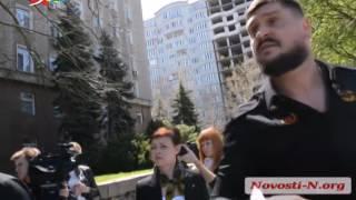 Объектив 27 04 17Охранник губернатора Алексея Савченко напал на журналиста во время сессии облсовета