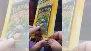 Cracking open a rare SHADOWLESS Base Set blister pack! #pokemon #shorts