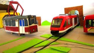 Narrow gauge railway crossing! Gotha T57 Tram and Dickie Toys City Train