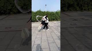 有朋友一直艾特我拍一个四人转圈圈，今天给你们安排，开始起飞#四人转圈两人飞 #旋转抱 #魔性转圈圈
