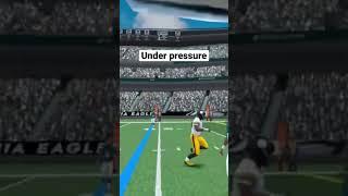 Under pressure in the NFL and delivers a touchdown #nfl #superbowl #nflplayoffs #nfldraft #vr #nflvr