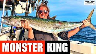 MONSTER KINGFISH CAUGHT BY YOUNG WOMEN IN FLORIDA