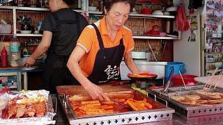 200원 떡볶이, 한국에서 가장 저렴한 떡볶이 / Popular Snacks in the Korean Market / Korean Street Food / 부산맛집, 영국이네