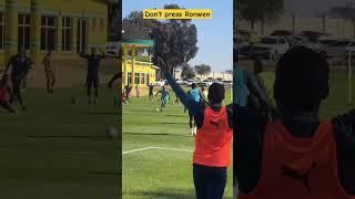 Don't press Ronwen #betwaypremiership #safootball #sundowns #diskifans #kasifootball #football