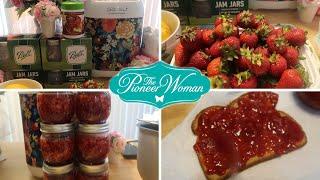 BEST EVER PIONEER WOMAN BREAD MACHINE STRAWBERRY JAM!! DIY HOMEMADE! MY FIRST TIME MAKING JAM!