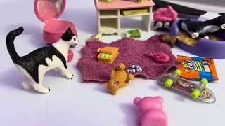 Schleich Clean Your Room / animal toys