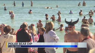 Thousands plunge into 2025 at Flora-Bama's Polar Bear Dip